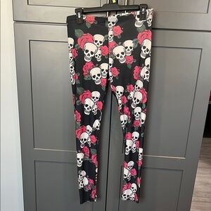 Hot Topic New Skull and Rose leggings Size L